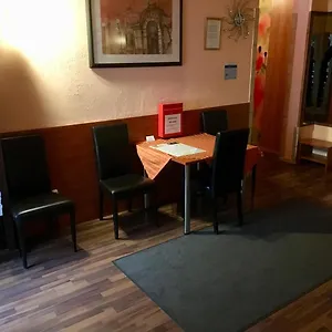 Hotel Madara, Viena